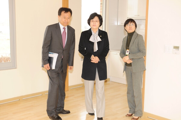 독거노인 사랑의집 방문
