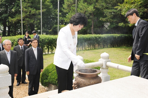 제36대 이청 장성군수 이임 충혼탑 참배