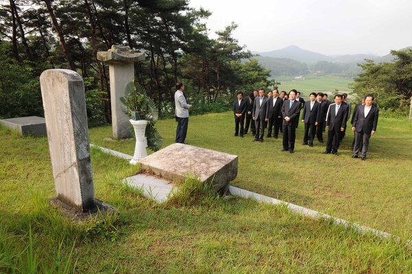 민선5기 1주년 기념 아곡 박수량선생 백비 참배