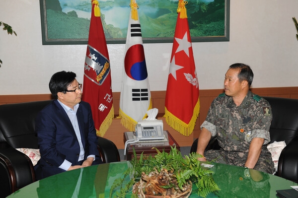 상무대 포병학교 방문
