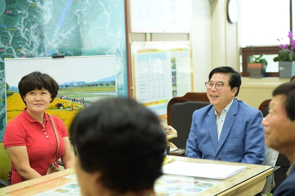 새마을지도자자녀 장학금 전달