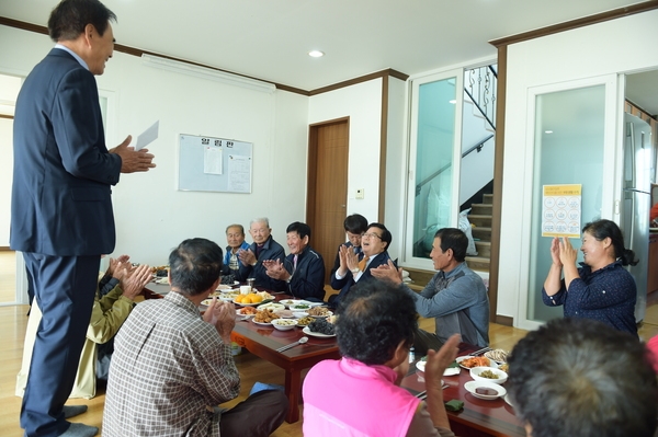 동화면 월산마을 노인의 날 행사