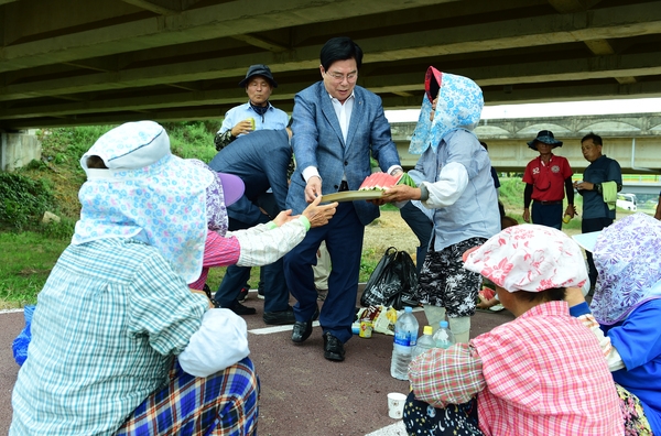  현장작업자 격려