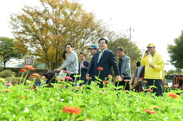 군수님 행사장 방문 및 점검