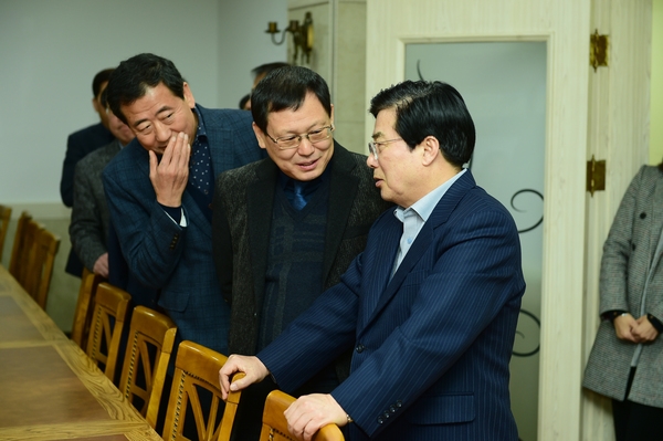 군수님 직원들과 점심식사