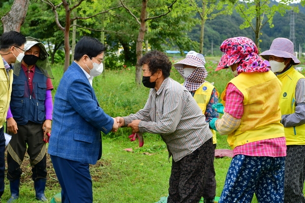 북하면 공공근로 격려