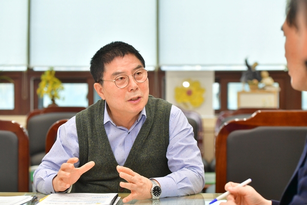 무등일보 인터뷰