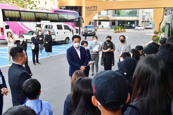 청소년 올바른 민주시민체험 환송격려