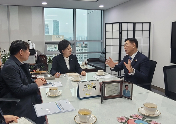 첨단 반도체 단지 유치 지원 국회 방문