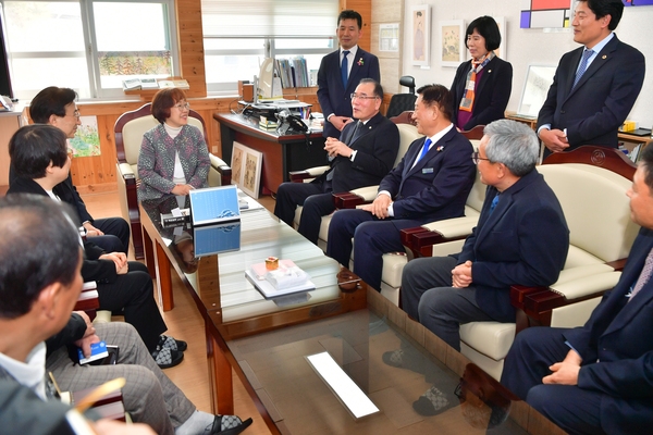 국회도서관 도서기증식  남중학교