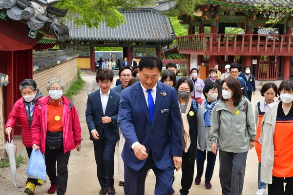 백양사 신도 700여명 방문 환영 및 부스 격려