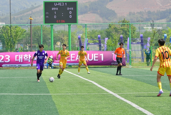 대학축구 U리그 격려