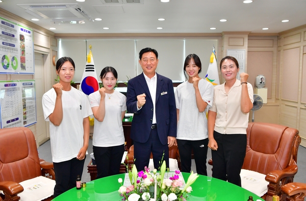장성군 조정선수 격려