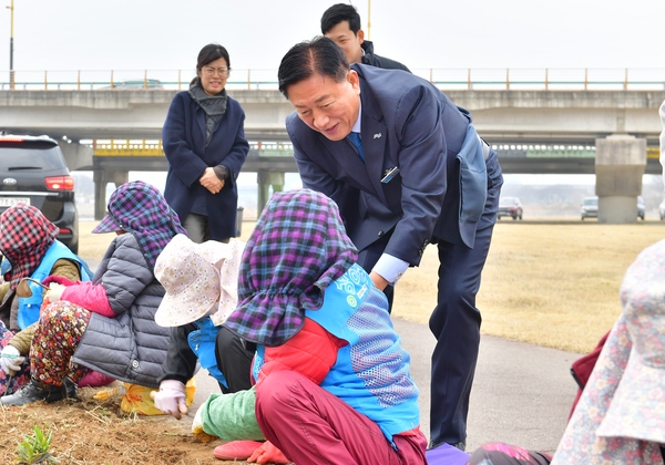 노인일자리사업 현장 격려