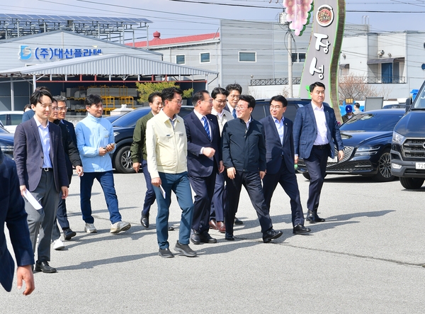 김민석국무총리 황룡농협자재창고 방문