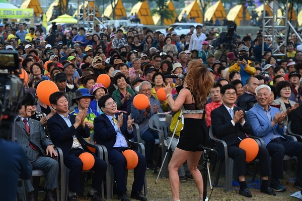 장성황룡강 홍길동무 꽃길 축제 개막식2