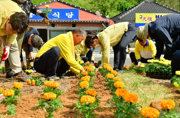 야은리 회전교차로 거버넌스 꽃 식재