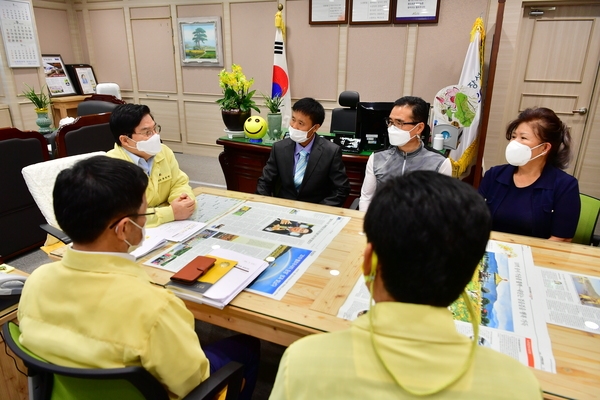 의연물품 기탁식 재 대전장성군향우회