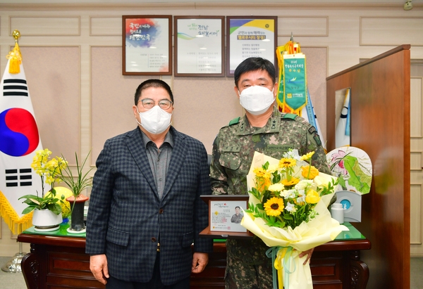 보병학교장 감사패 전달